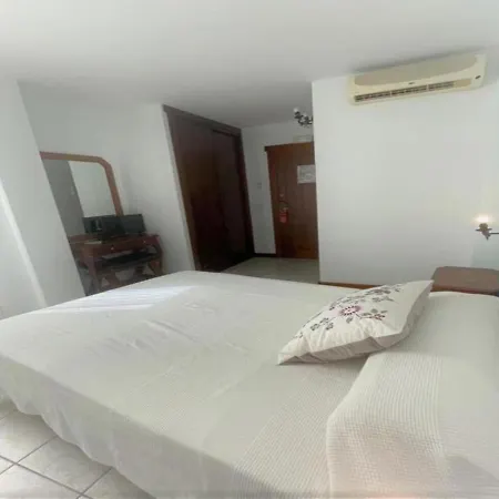 Hotel Al-andalus 2*